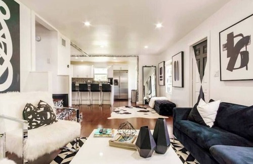 West Palm Beach House | 5BD 3BA - Black&White ArtBNB - Antique Row WPB