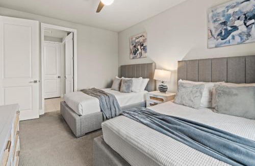 Reunion Apartment | 5Bd 4 and a half Ba 2 Story apt 49-215