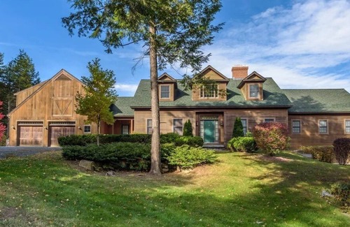 Quechee House | 5BD, 4BT With Stunning Mountain Views, Wet Bar And Game Room
