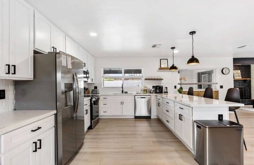 Chandler House | 5BD|Pool|Game Room & Casita For Family Fun