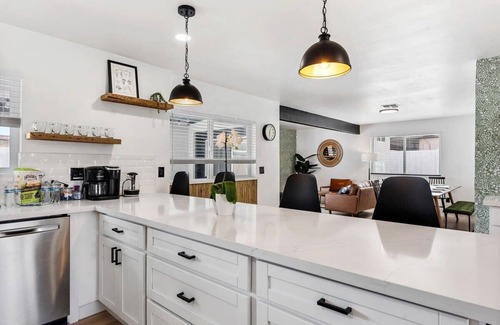 Chandler House | 5BD|Pool|Game Room & Casita For Family Fun