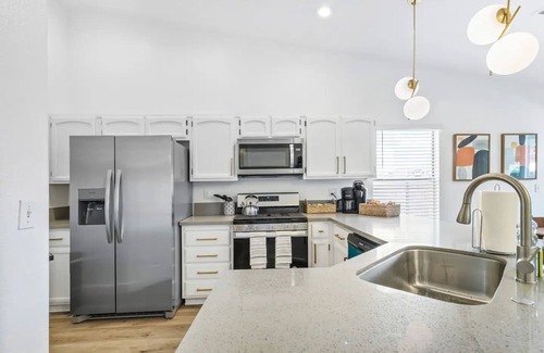 North Las Vegas House | 5BD Relaxing Stay- Game Room, Spa, Ping-Pong Table