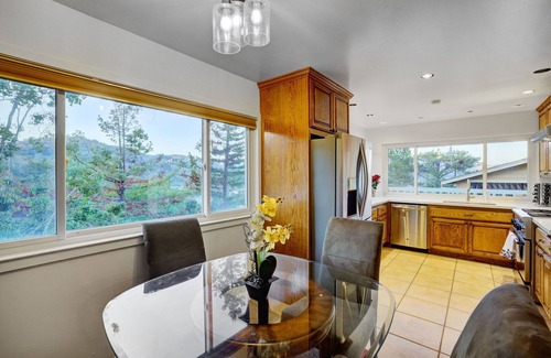 San Rafael House | 5BD San Rafael Retreat w/Billiards, BBQ, & Views