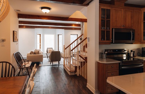 Mont-Tremblant House | 5BD Scani Chic! Mountain View! 6 mins to Skiing!
