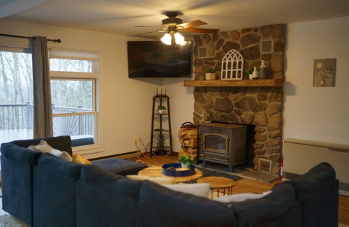 Hensonville Ski Chalet | 5BDR Cozy Windham Mountain Escape - Close to Skiing and Hiking!