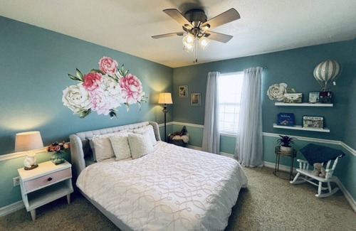 Arvada House | 5bed 4bath family neighborhood home near Golden, CO and foothills