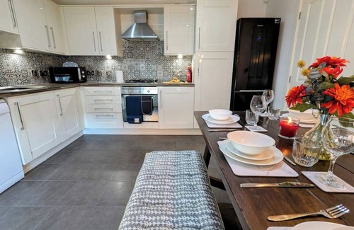 Manchester House | 5Bedrooms|PrvParking|LongStays|FreeWifi|Discount