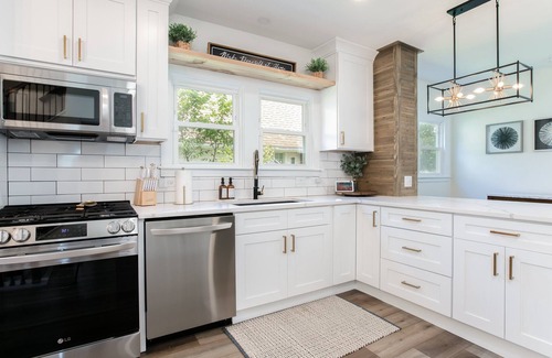 South Bend House | 5BR/2.5B Home 5 min From ND Stadium