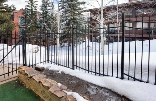 Aspen Condo | 5BR/2.5BA LUXURY CONDOMINIUM - SLEEPS 8 - ASPEN - CENTRAL CORE