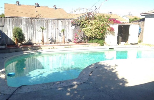Downey House | 5BR/2BA Spacious 2-Story Pool House + Driveway Parking