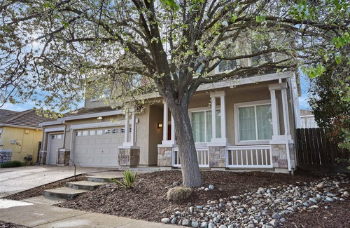 West Sacramento House | 5BR/3BA Central and Spacious Oasis Near the River