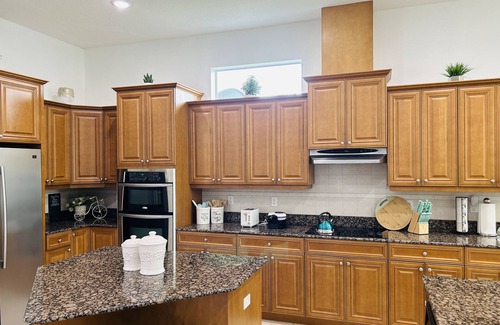 St. Petersburg - Clearwater House | 5br/4ba Luxury house w pool and beautiful backyard