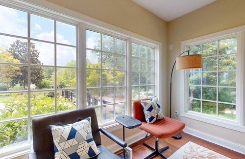 Talking Rock Cabin | 5BR and 3.5BA cottage w/porch, access to shared infinity pool & hot tub