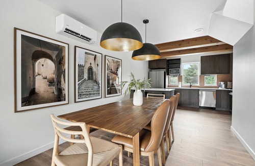 Kerns House | 5BR at The Adelynn - Luxury Build - Walk to All