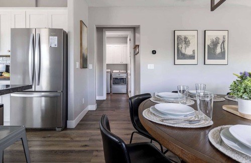 Flagstaff House | 5BR Cabin Near Downtown w/Hot Tub & Firepit