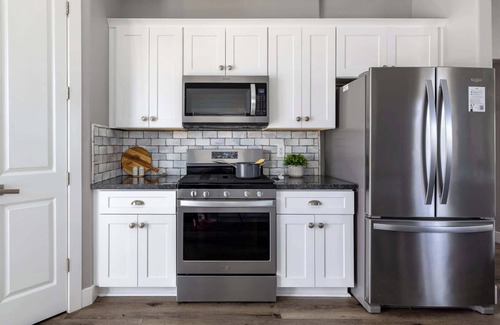 Flagstaff House | 5BR Cabin Near Downtown w/Hot Tub & Firepit