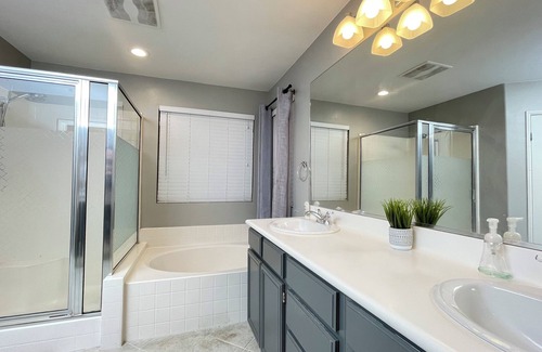 Fontana House | 5BR Fontana Group Stay Near Golf & Shops