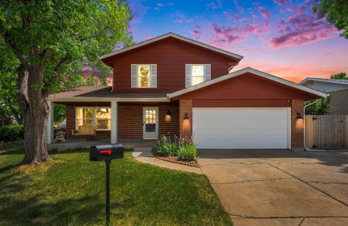 Northwest Arvada House | 5br Getaway W Hot Tub & Patio Dining
