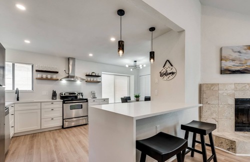 Buckner Terrace - Everglade Park House | 5BR Home -Swimming Pool -10 Min. to Downtown