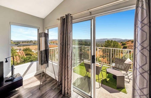 Canoga Park House | 5BR Home with Tranquil Hilltop View + Hot tub, Centrally Located to LA