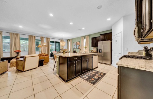 Sunridge Woods House | 5BR Luxury Home - Pool, Games & BBQ Near Disney