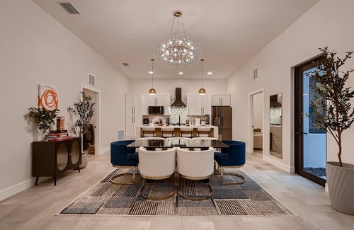 Seminole Villa | 5BR Modern Pool Villa with Billiards Arcade and Sauna