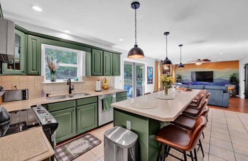 East Stroudsburg House | 5BR | Movie Theater+Poker+Arcade+Fire Pit+Jacuzzi