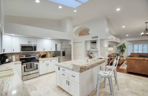 Paradise Valley Village House | 5BR near Kierland - heated pool, spa, pool table