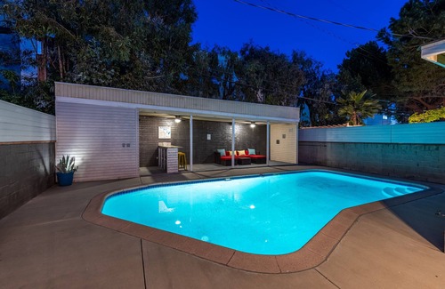 NoHo Arts District House | 5BR NoHo Fun in the Sun! Pool, Cabana & BBQ!