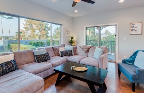 Paradise Valley Village House | 5BR Phoenix Luxury |Walk to Hiking| VIEWS | Pool