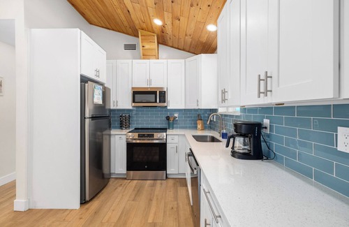 Jacksonville Beach House | 5BR Pool, Theater & MiniGolf | Good Morning Rental