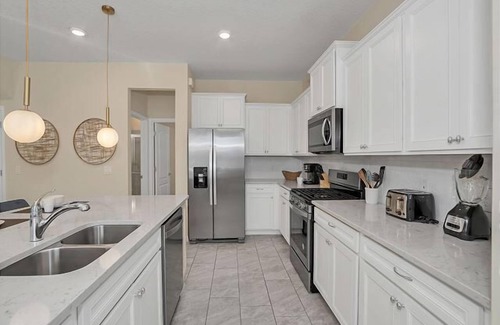 Loughman Villa | 5BR Private Pool Home | Solterra Resort | Near Disney | Sleeps 11