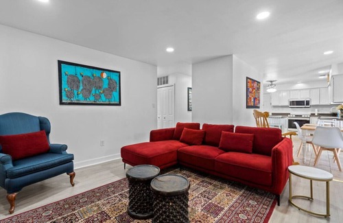 North Laurel House | 5BR Retreat Nature & Access Laurel MD