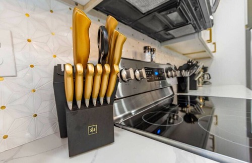 Sun Bay South House | 5BR Serenity Tampa: Pool/Hot tub