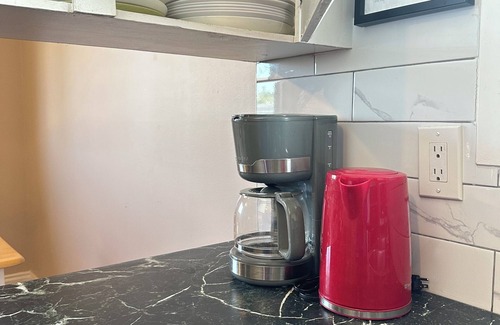 Northeast Edmonton House | 5BR | Sleeps 14 | 10mins stadium | Londonderry mall