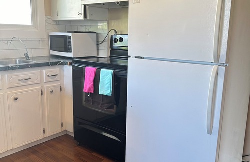Northeast Edmonton House | 5BR | Sleeps 14 | 10mins stadium | Londonderry mall