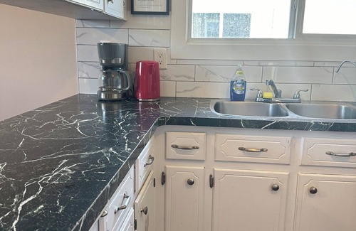 Northeast Edmonton House | 5BR | Sleeps 14 | 10mins stadium | Londonderry mall