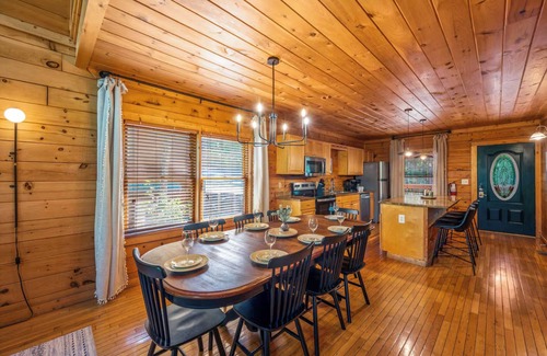 Pigeon Forge Cabin | 5BR Smoky Mtn Retreat: Pool, Hot Tub, GameRoom & Views