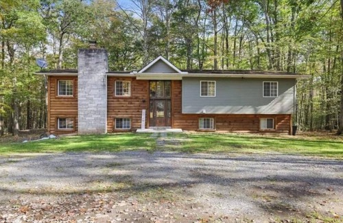 Locust Lake Village Cabin | 5BR, Speakeasy, Fire Pit, Pool Table, HotTtub