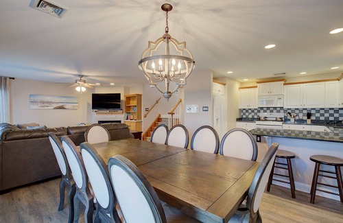 North End House | 5BR Steps to Beach & Boardwalk! Beach Tags Included!