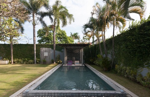 Seminyak Villa | 5BR Tropical Garden Villa In Central Seminyak - Romantic View!