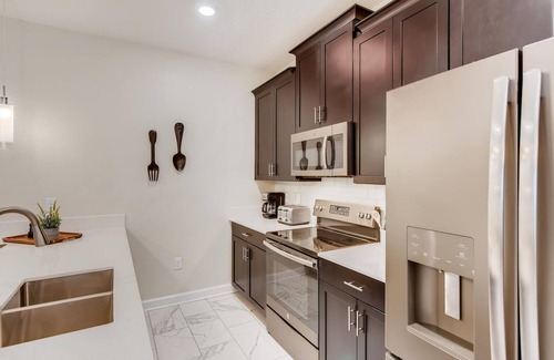 Davenport House | 5BR Villa Bliss: Private Pool - Sleeps 14 - 412