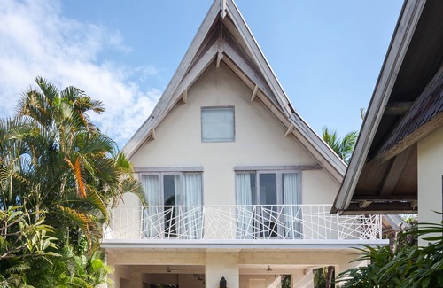 Seminyak Villa | 5BR Villa W/Tranquil Tropical Garden Located In Central Seminyak!
