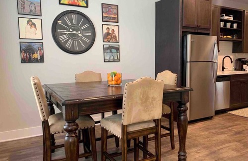 Nashville Condo | 5miles to Downtown-King bed & 2 twins,Elevator,pet friendly