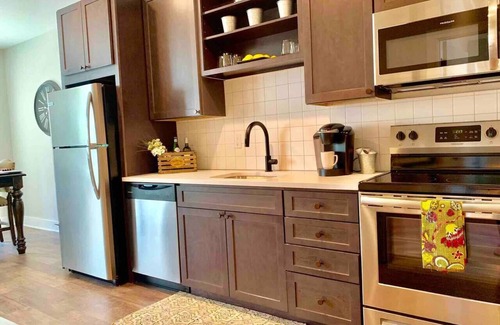 Nashville Condo | 5miles to Downtown-King bed & 2 twins,Elevator,pet friendly