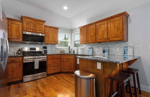 Shawnee House | 5Mins from MidAmerica Sports ComplexW/King Beds