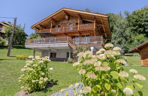 Servoz Ski Chalet | 5star Chamonix Valley luxury chalet breathtaking views of Mt-Blanc for 14 people