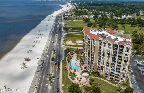 Gulfport Condo | 5th-Floor Gulf Front Condo with Security, Views, and High-End Amenities Await!