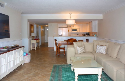 New Smyrna Beach Condo | 5th floor oceanfront three bedroom three bath. Amazing ocean views, 2nd bedroom has full 3rd has twins