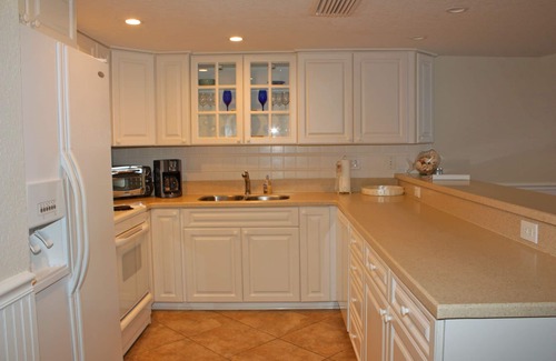 New Smyrna Beach Condo | 5th floor oceanfront three bedroom three bath. Amazing ocean views, 2nd bedroom has full 3rd has twins